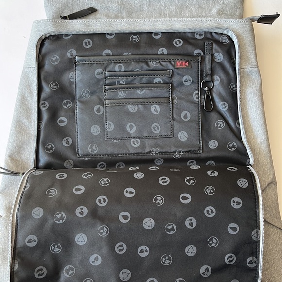 Bugatti Reborn Backpack - Picture 6 of 11